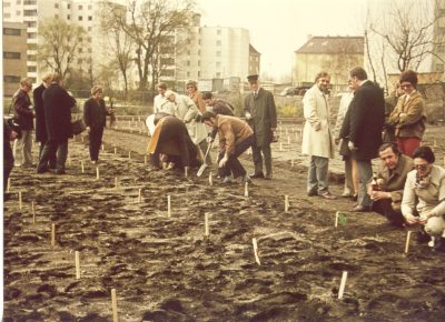 1973